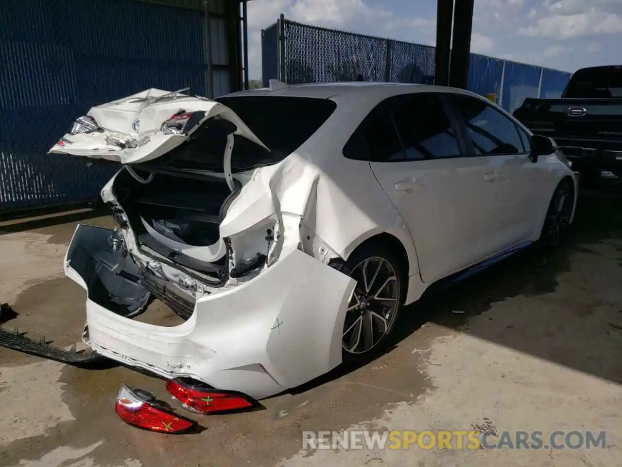 4 Photograph of a damaged car 5YFP4RCEXLP036402 TOYOTA COROLLA 2020