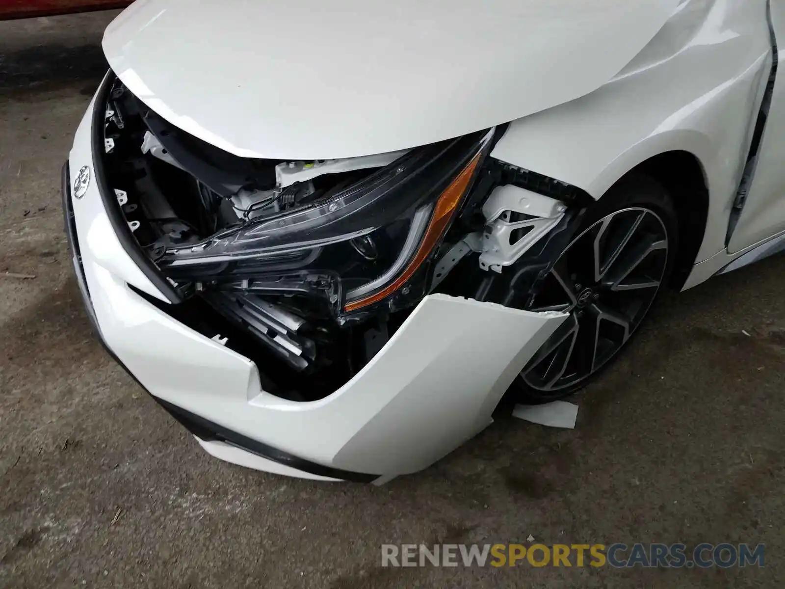 9 Photograph of a damaged car 5YFP4RCEXLP042720 TOYOTA COROLLA 2020