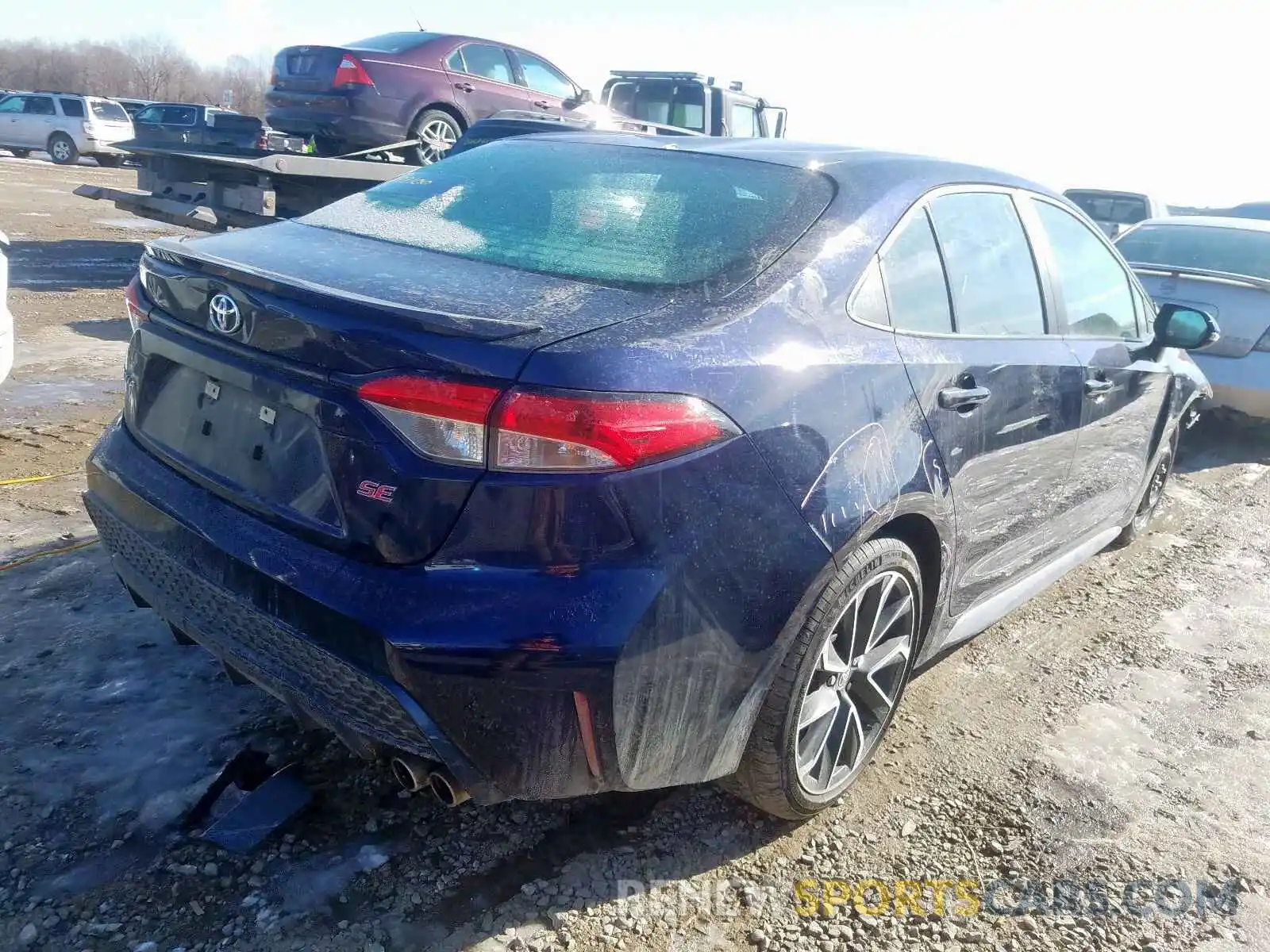 4 Photograph of a damaged car 5YFS4RCE0LP001135 TOYOTA COROLLA 2020