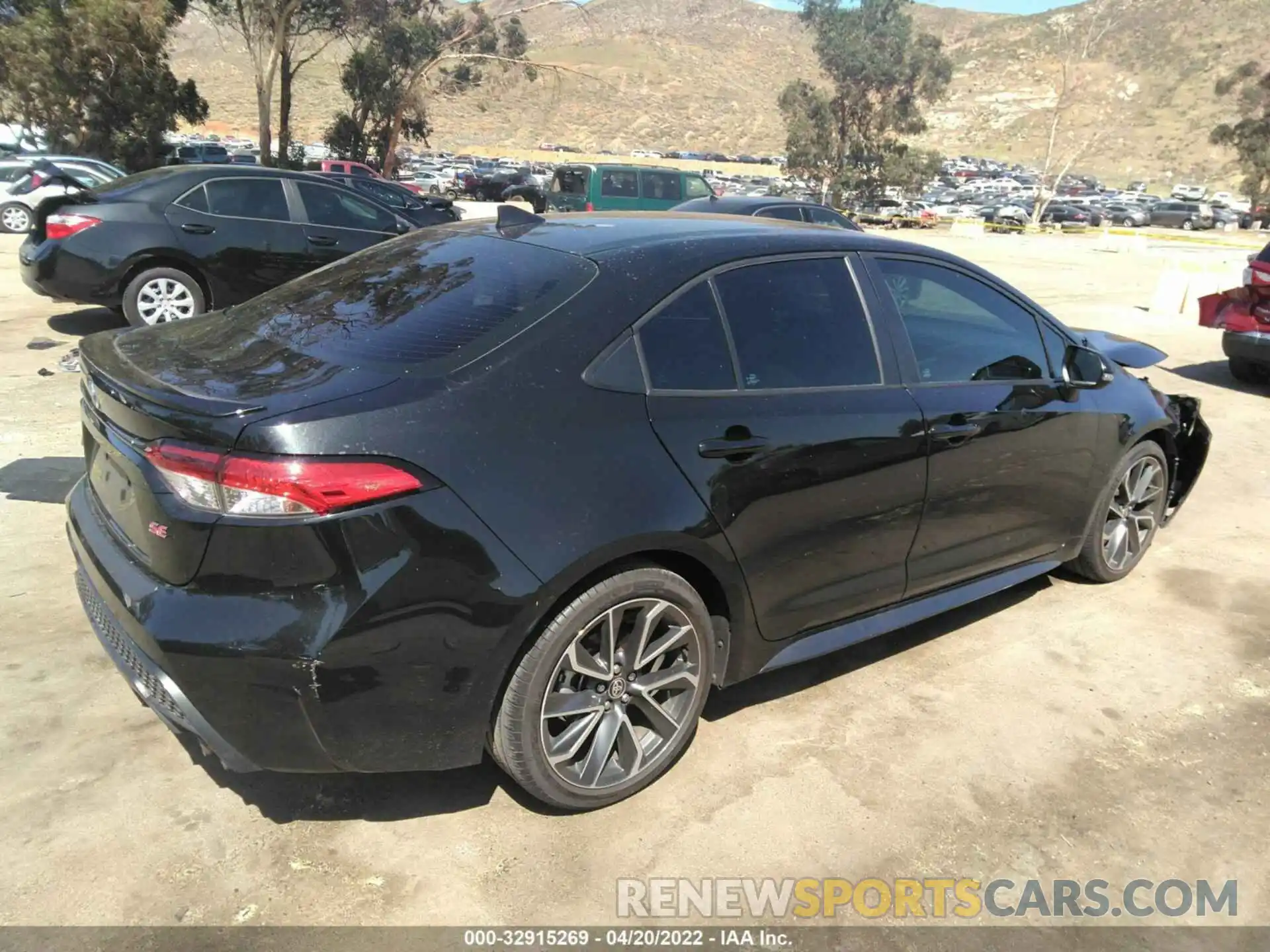 4 Photograph of a damaged car 5YFS4RCE0LP006531 TOYOTA COROLLA 2020