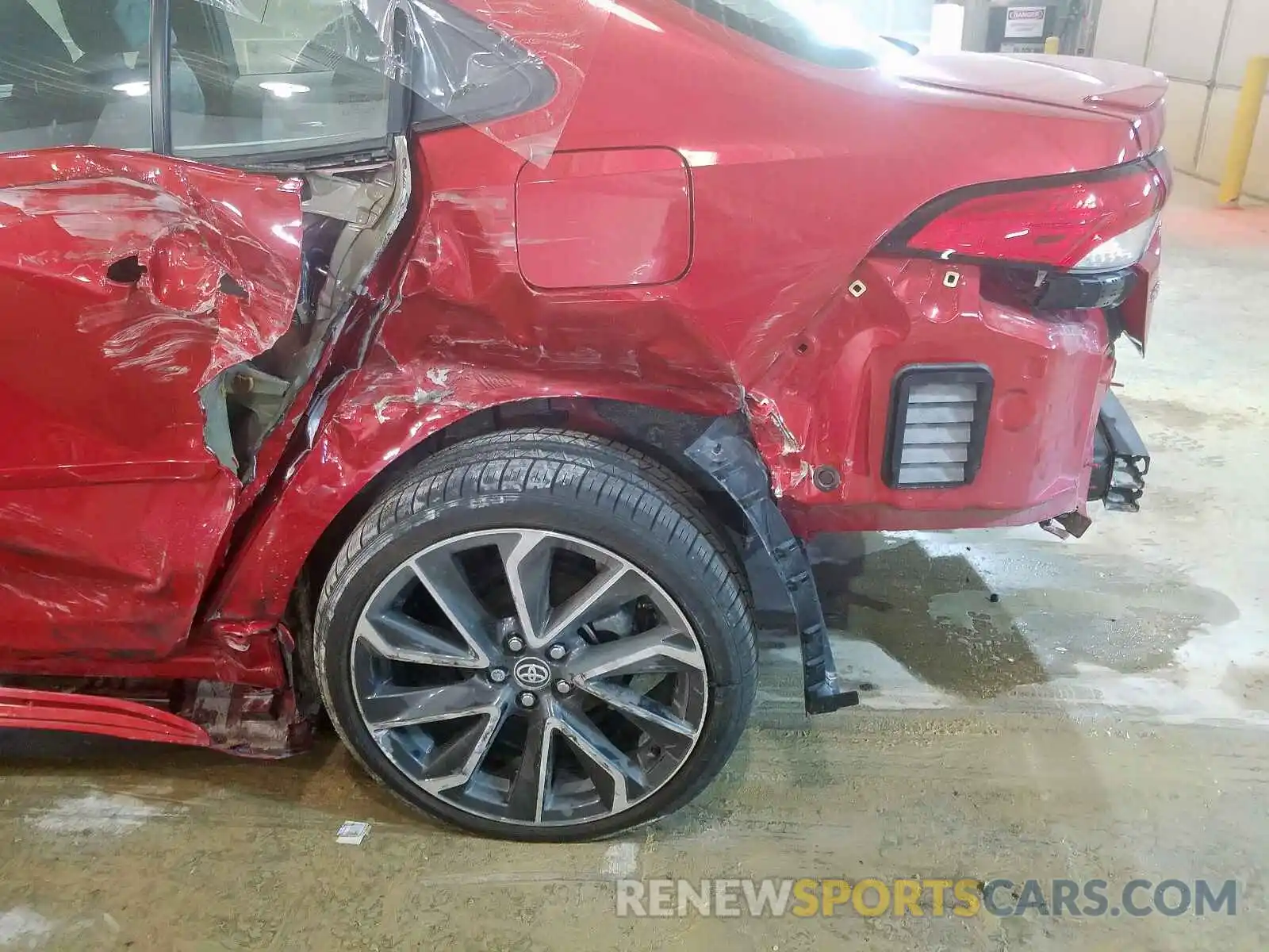 9 Photograph of a damaged car 5YFS4RCE0LP007758 TOYOTA COROLLA 2020