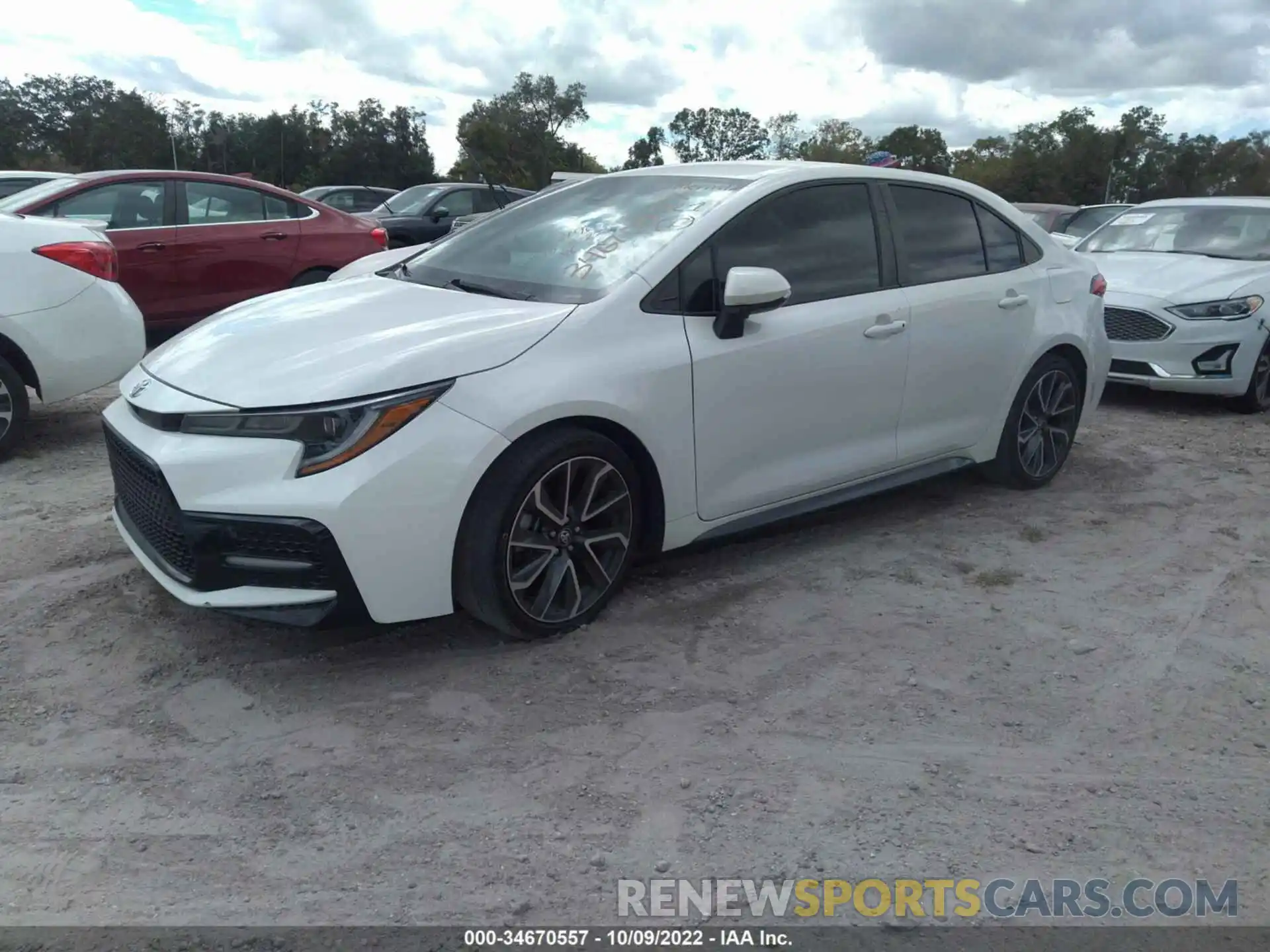 2 Photograph of a damaged car 5YFS4RCE0LP013690 TOYOTA COROLLA 2020