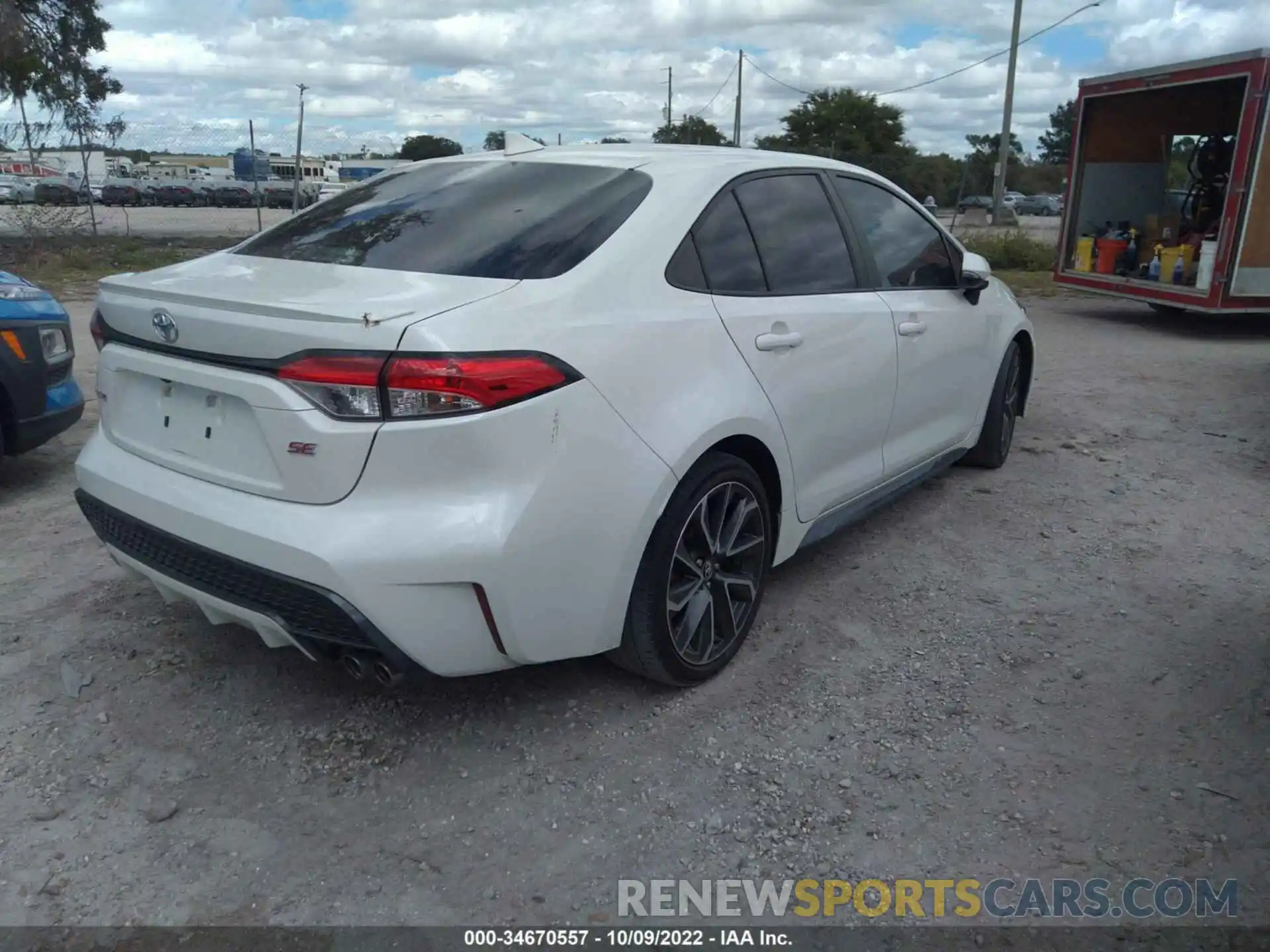 4 Photograph of a damaged car 5YFS4RCE0LP013690 TOYOTA COROLLA 2020