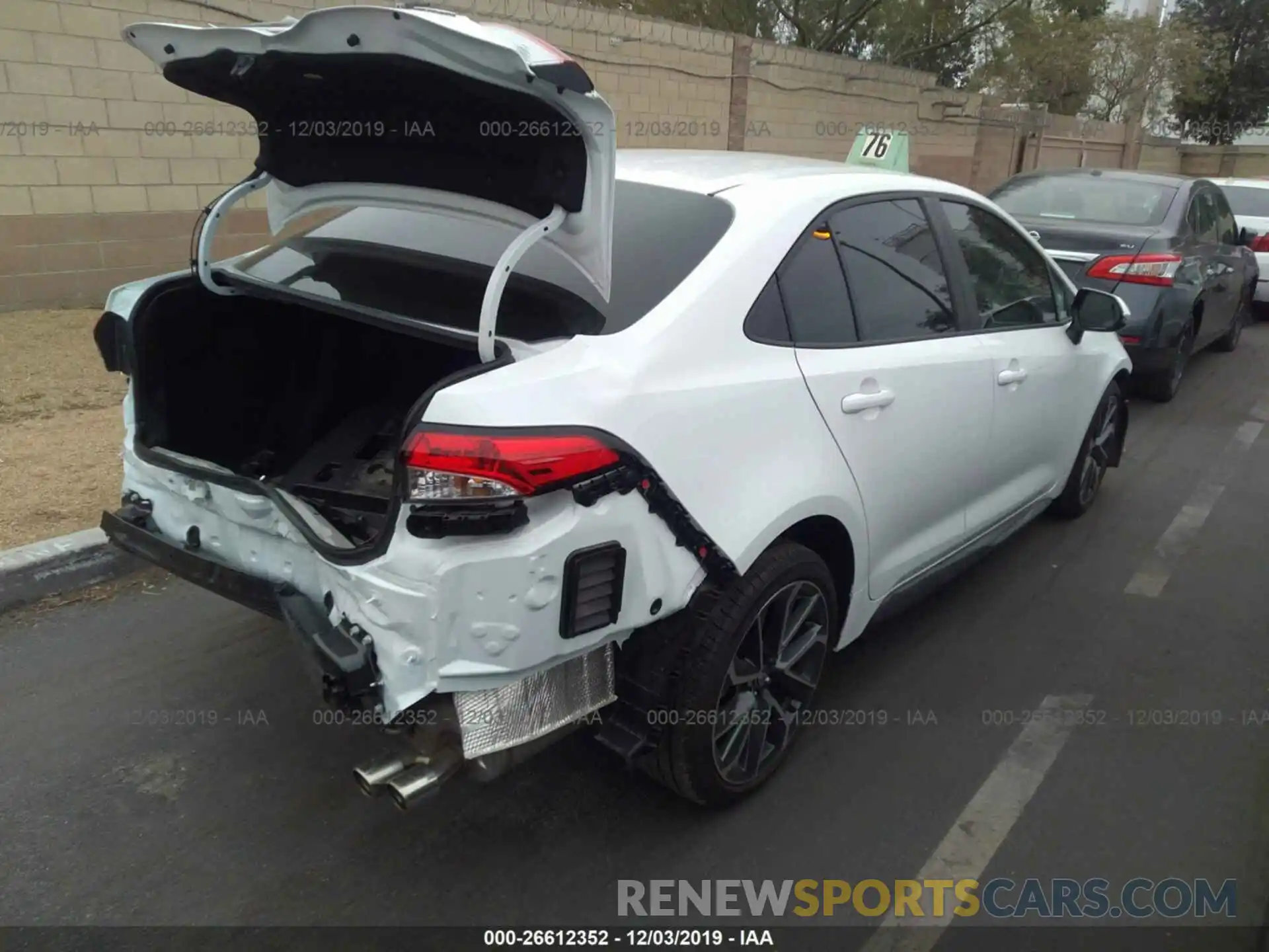 4 Photograph of a damaged car 5YFS4RCE0LP015813 TOYOTA COROLLA 2020