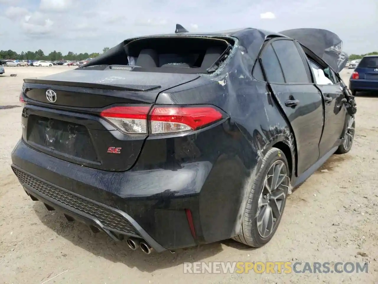 4 Photograph of a damaged car 5YFS4RCE0LP017271 TOYOTA COROLLA 2020