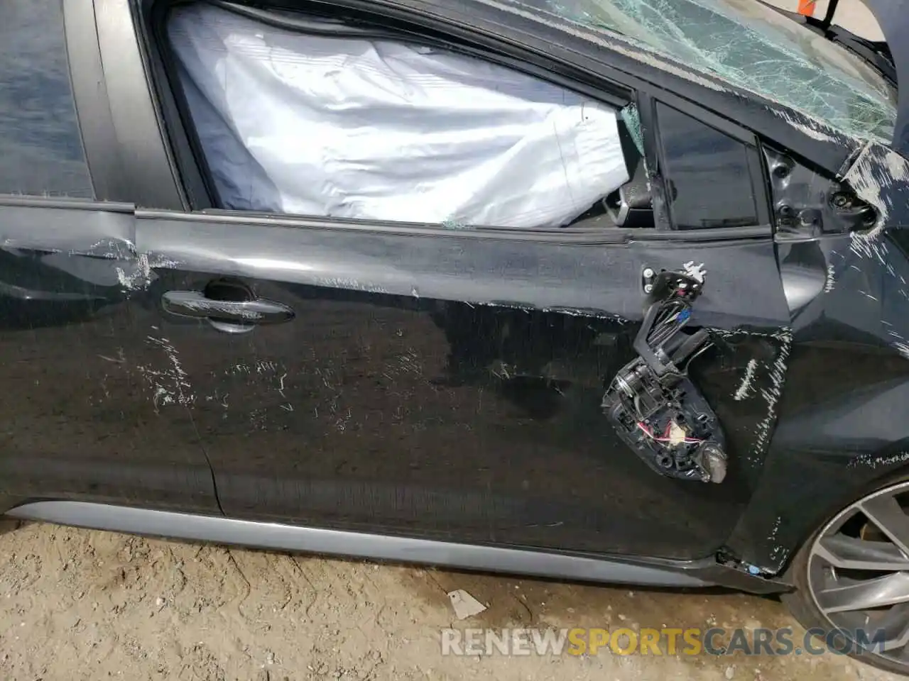 9 Photograph of a damaged car 5YFS4RCE0LP017271 TOYOTA COROLLA 2020