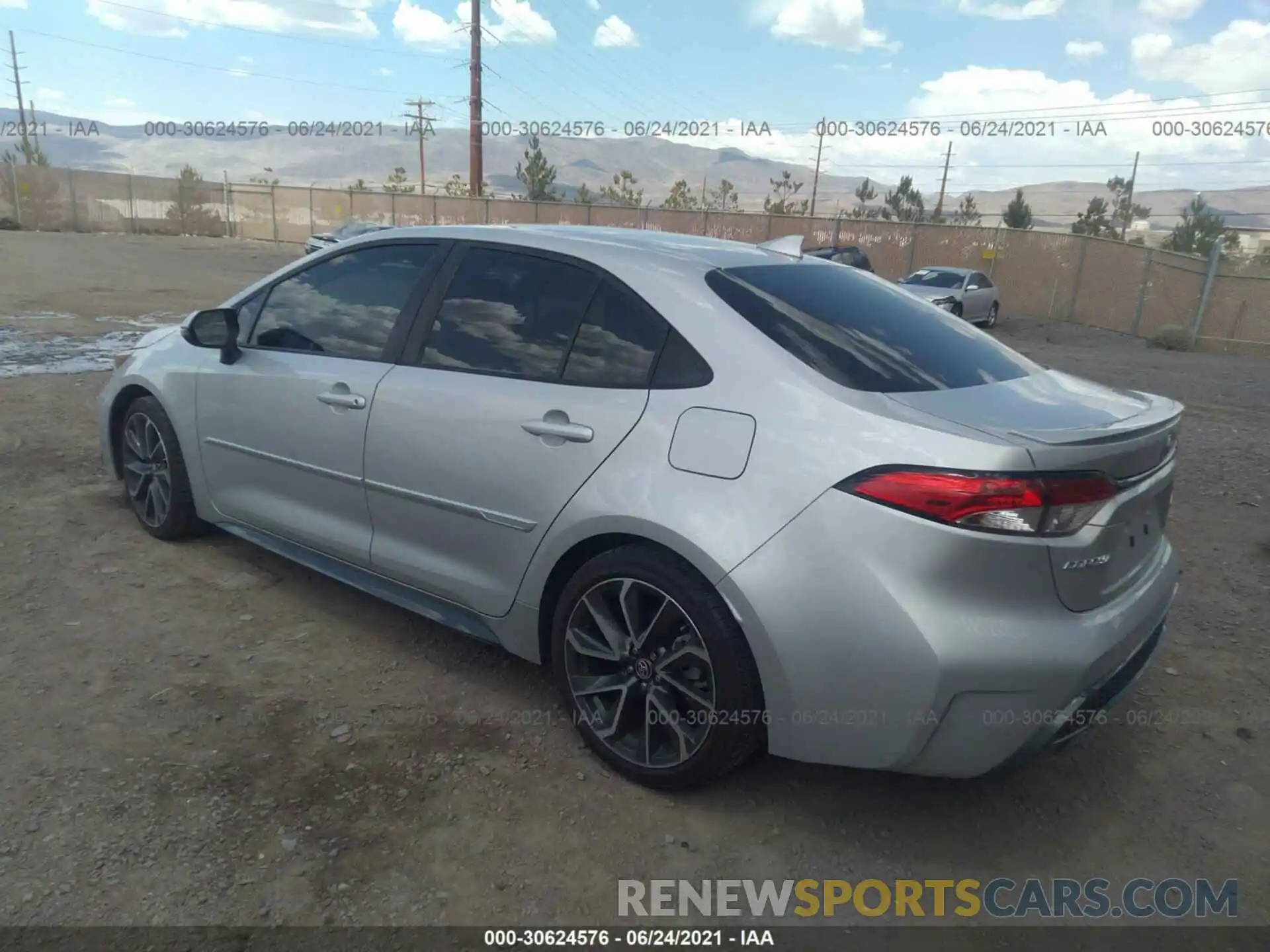 3 Photograph of a damaged car 5YFS4RCE0LP018498 TOYOTA COROLLA 2020