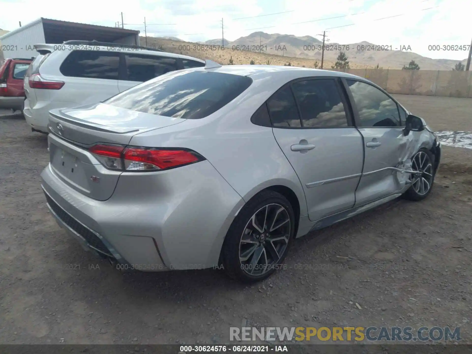 4 Photograph of a damaged car 5YFS4RCE0LP018498 TOYOTA COROLLA 2020