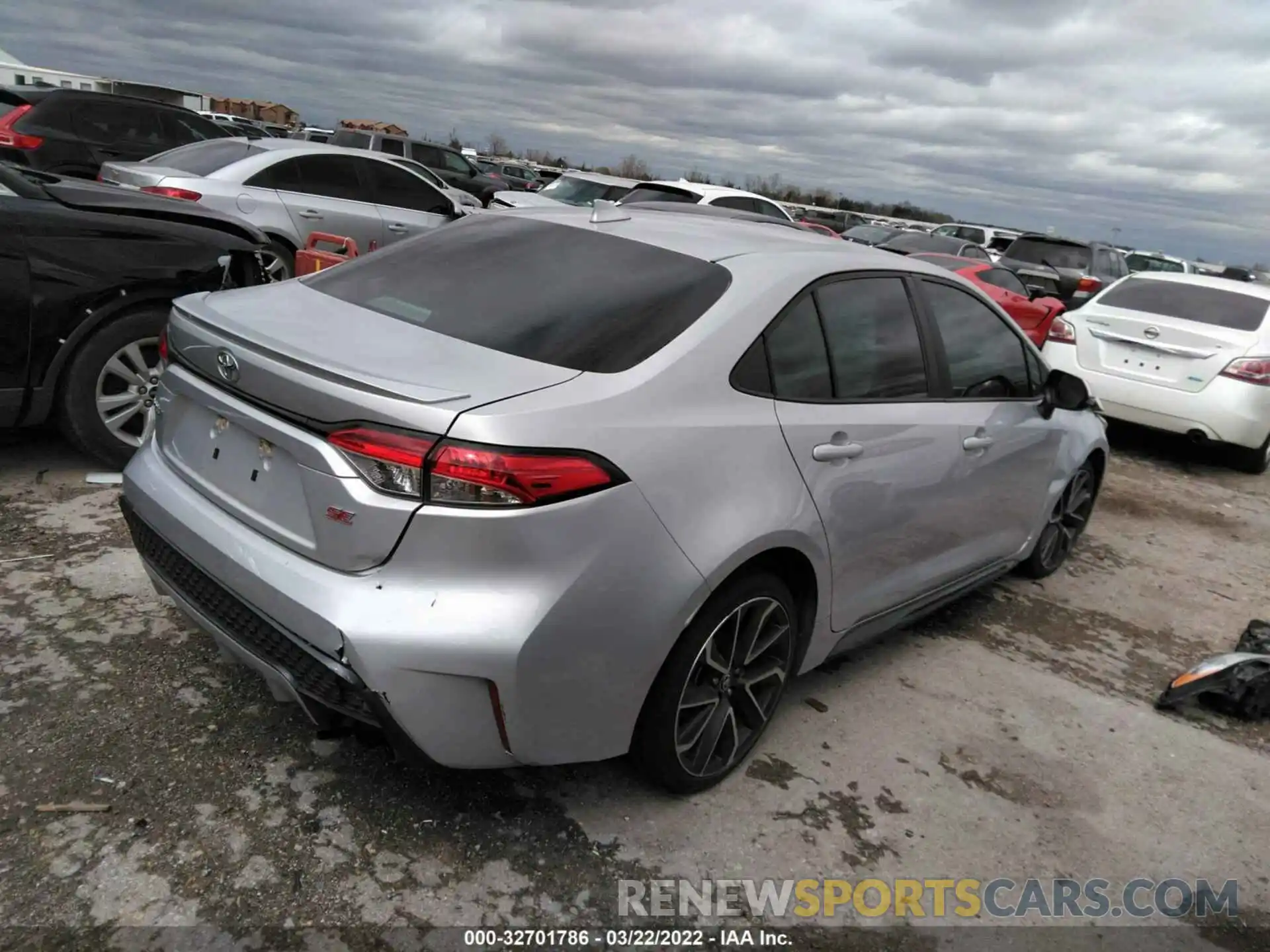 4 Photograph of a damaged car 5YFS4RCE0LP023474 TOYOTA COROLLA 2020