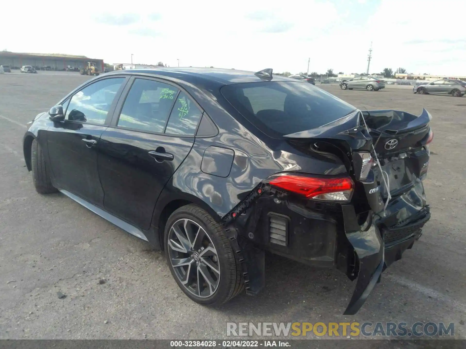 3 Photograph of a damaged car 5YFS4RCE0LP027489 TOYOTA COROLLA 2020