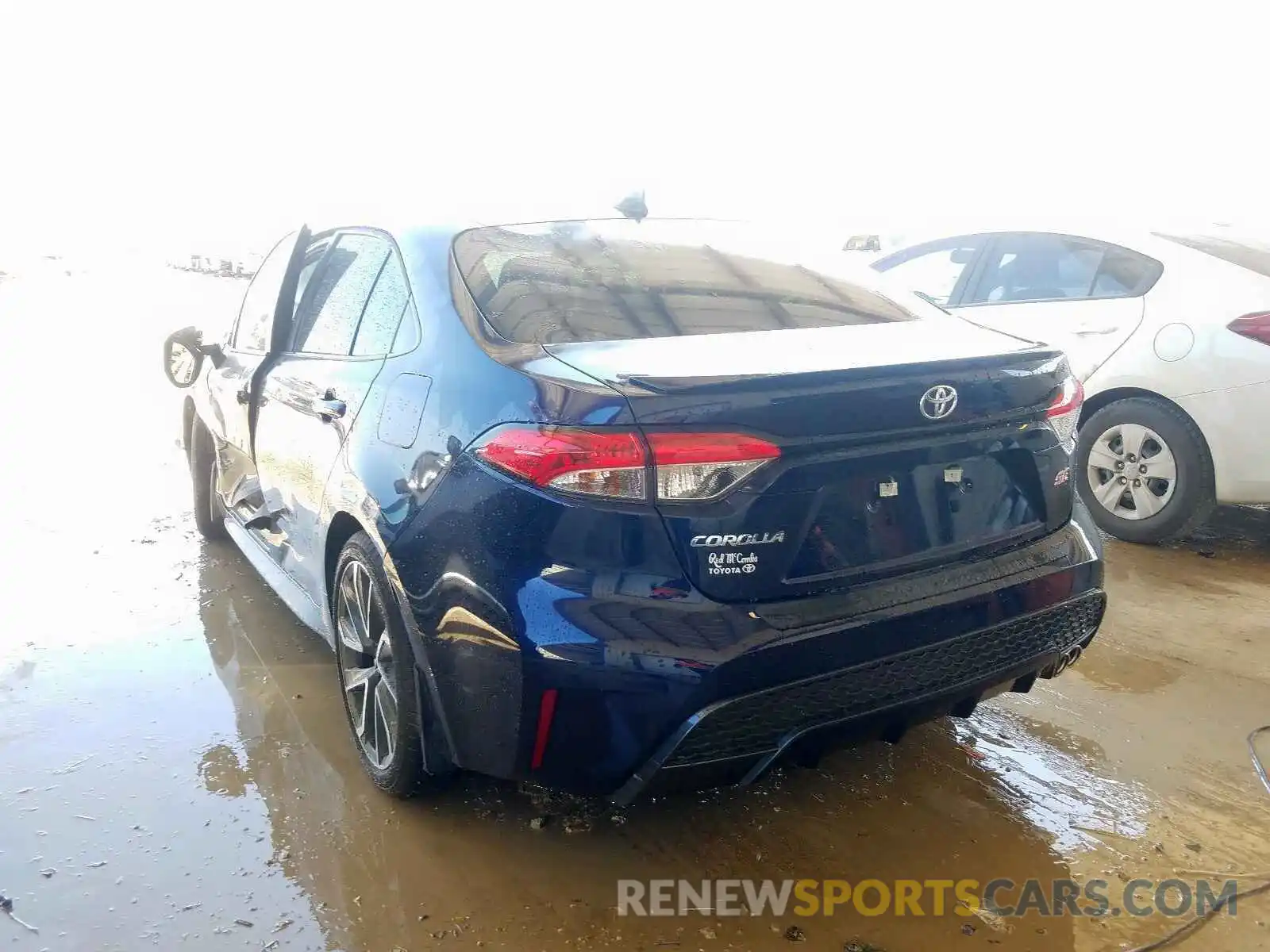 3 Photograph of a damaged car 5YFS4RCE0LP028156 TOYOTA COROLLA 2020