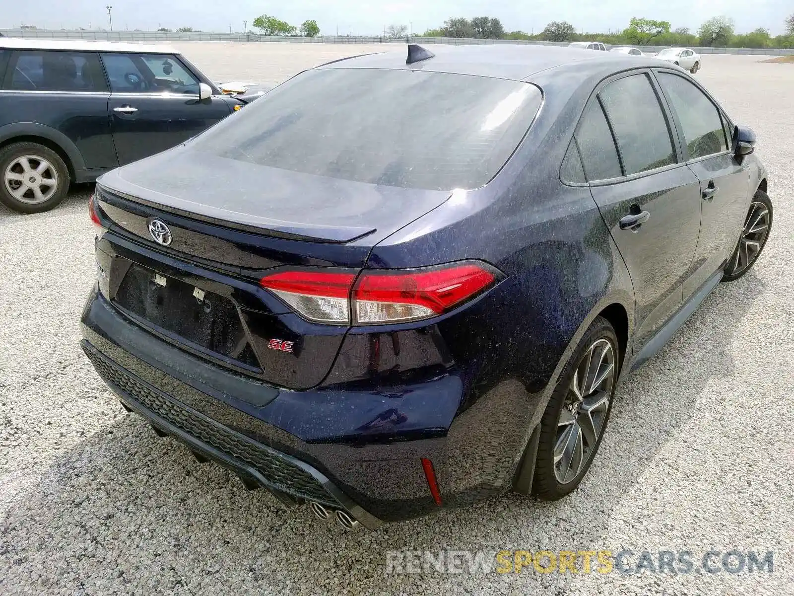 4 Photograph of a damaged car 5YFS4RCE0LP028156 TOYOTA COROLLA 2020