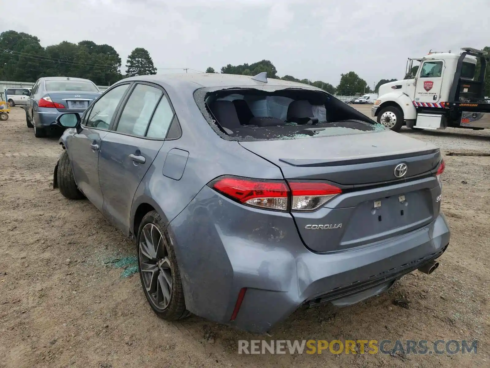 3 Photograph of a damaged car 5YFS4RCE0LP028402 TOYOTA COROLLA 2020