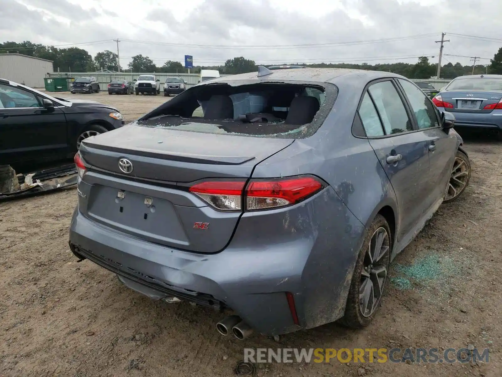 4 Photograph of a damaged car 5YFS4RCE0LP028402 TOYOTA COROLLA 2020