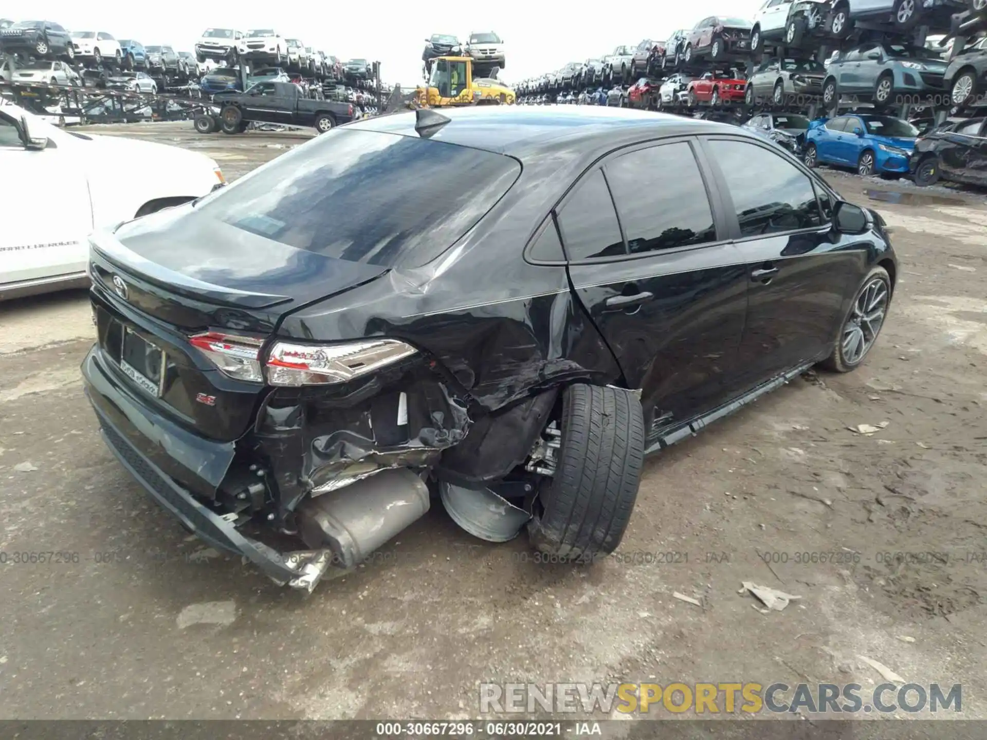 4 Photograph of a damaged car 5YFS4RCE0LP028416 TOYOTA COROLLA 2020