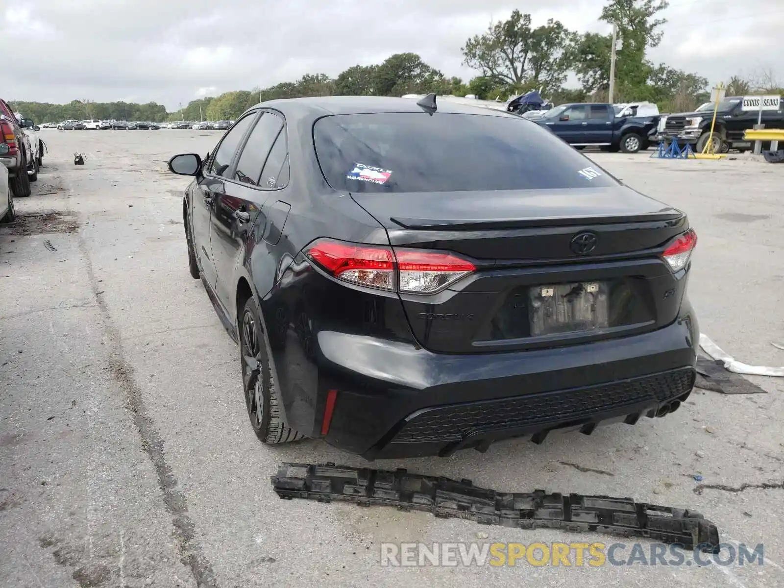 3 Photograph of a damaged car 5YFS4RCE0LP030148 TOYOTA COROLLA 2020