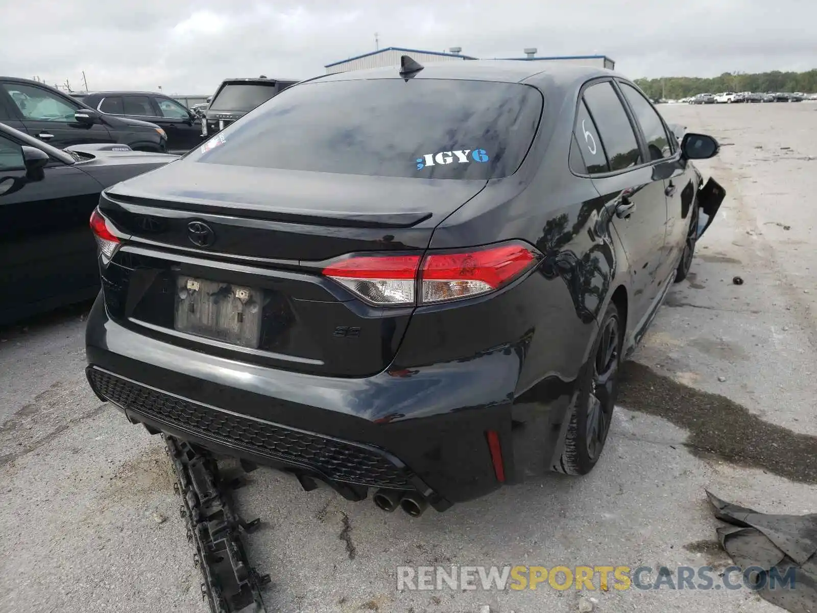 4 Photograph of a damaged car 5YFS4RCE0LP030148 TOYOTA COROLLA 2020