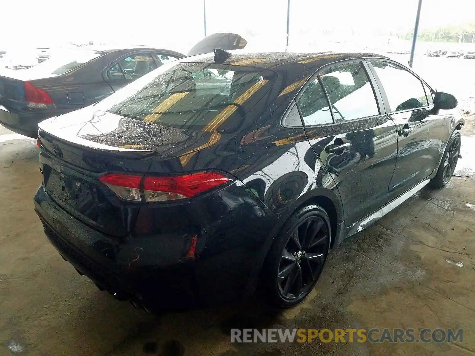 4 Photograph of a damaged car 5YFS4RCE0LP030926 TOYOTA COROLLA 2020