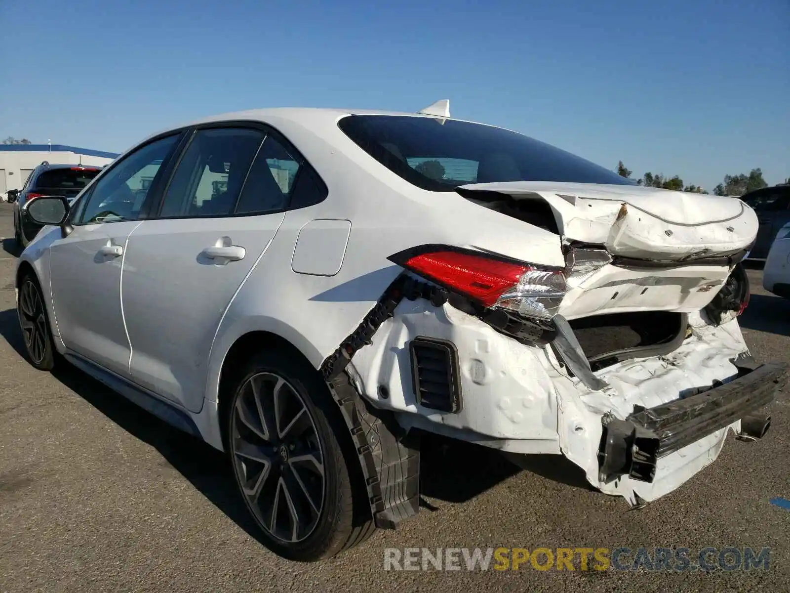 3 Photograph of a damaged car 5YFS4RCE0LP033874 TOYOTA COROLLA 2020