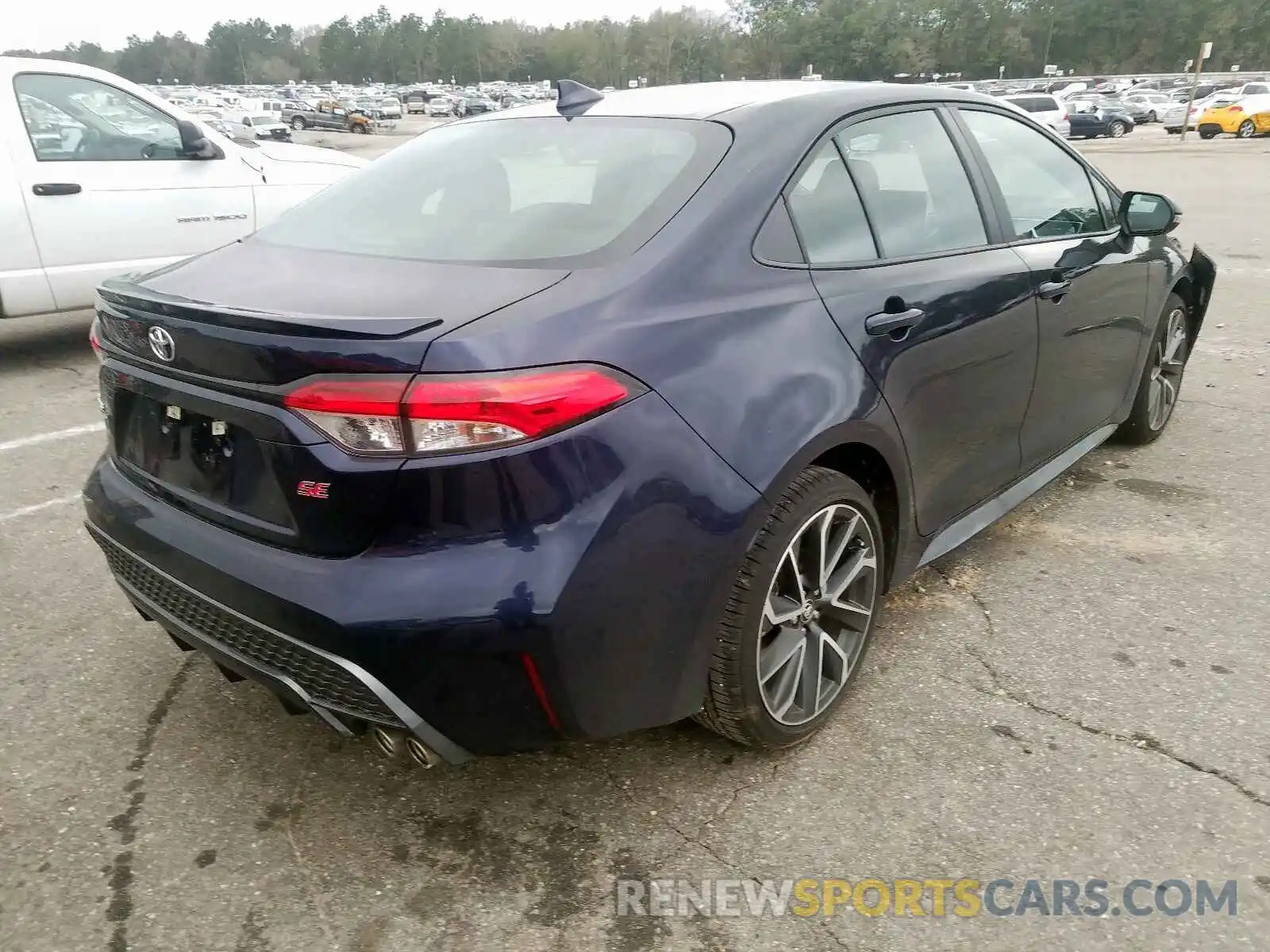 4 Photograph of a damaged car 5YFS4RCE0LP035477 TOYOTA COROLLA 2020