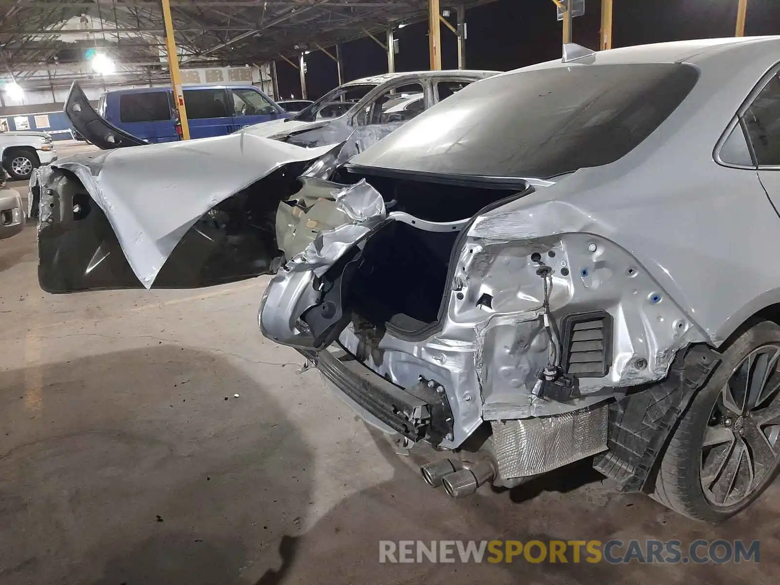 9 Photograph of a damaged car 5YFS4RCE0LP035530 TOYOTA COROLLA 2020