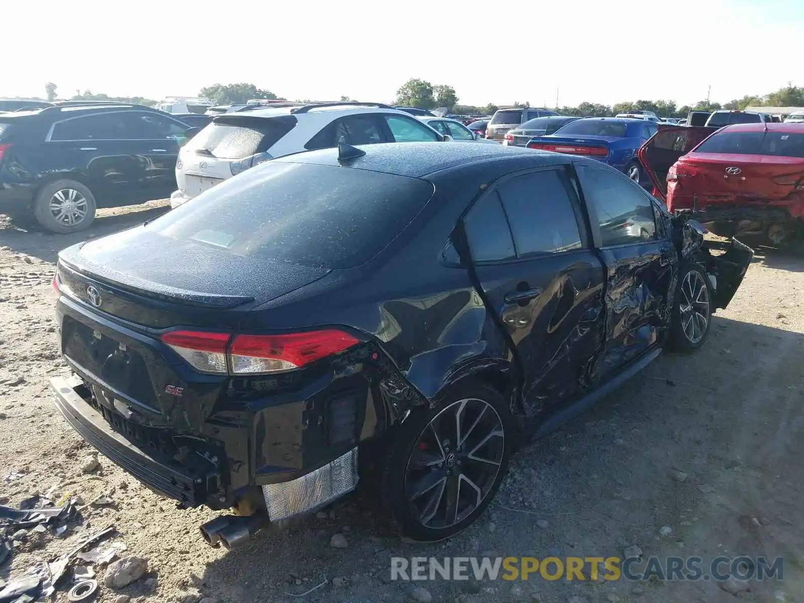 4 Photograph of a damaged car 5YFS4RCE0LP038900 TOYOTA COROLLA 2020