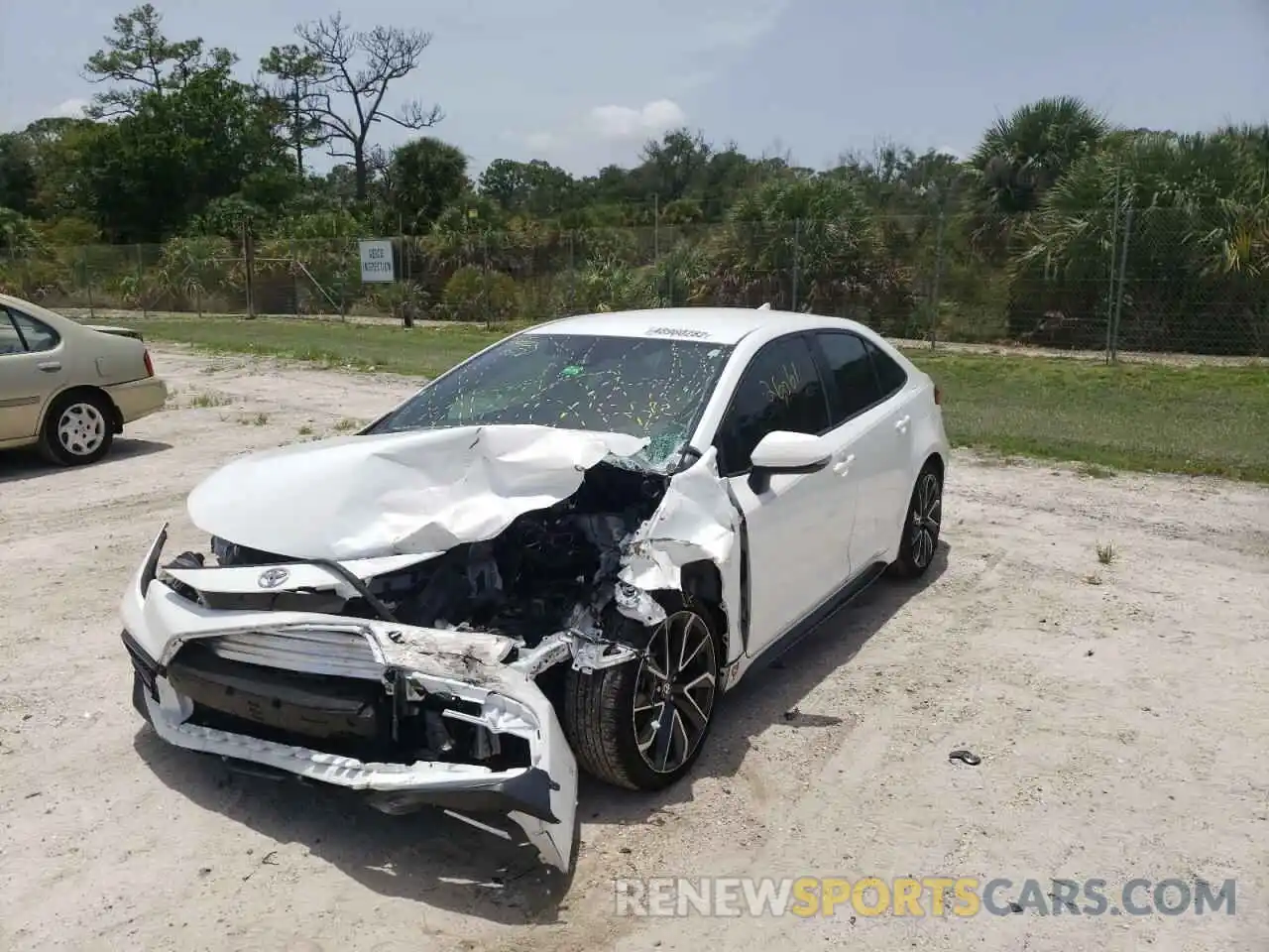 2 Photograph of a damaged car 5YFS4RCE0LP039447 TOYOTA COROLLA 2020