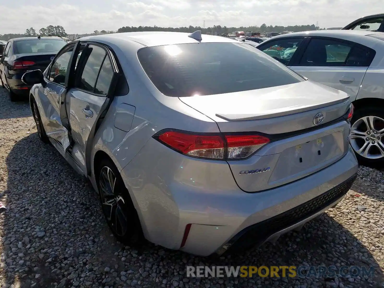 3 Photograph of a damaged car 5YFS4RCE0LP040629 TOYOTA COROLLA 2020