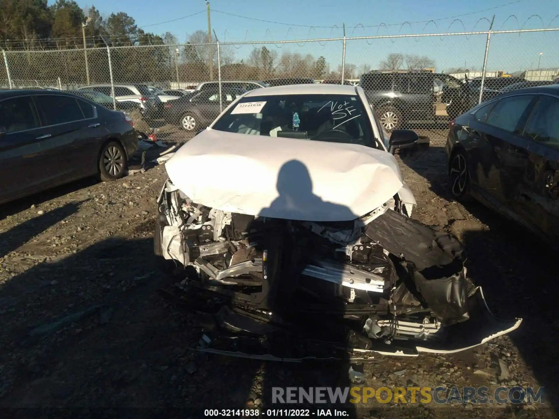 6 Photograph of a damaged car 5YFS4RCE0LP042056 TOYOTA COROLLA 2020