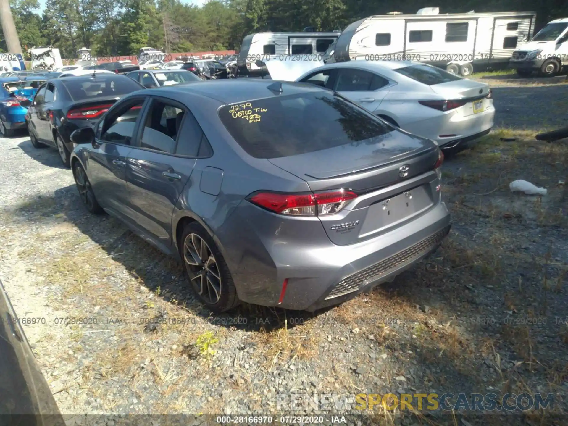 3 Photograph of a damaged car 5YFS4RCE0LP043238 TOYOTA COROLLA 2020