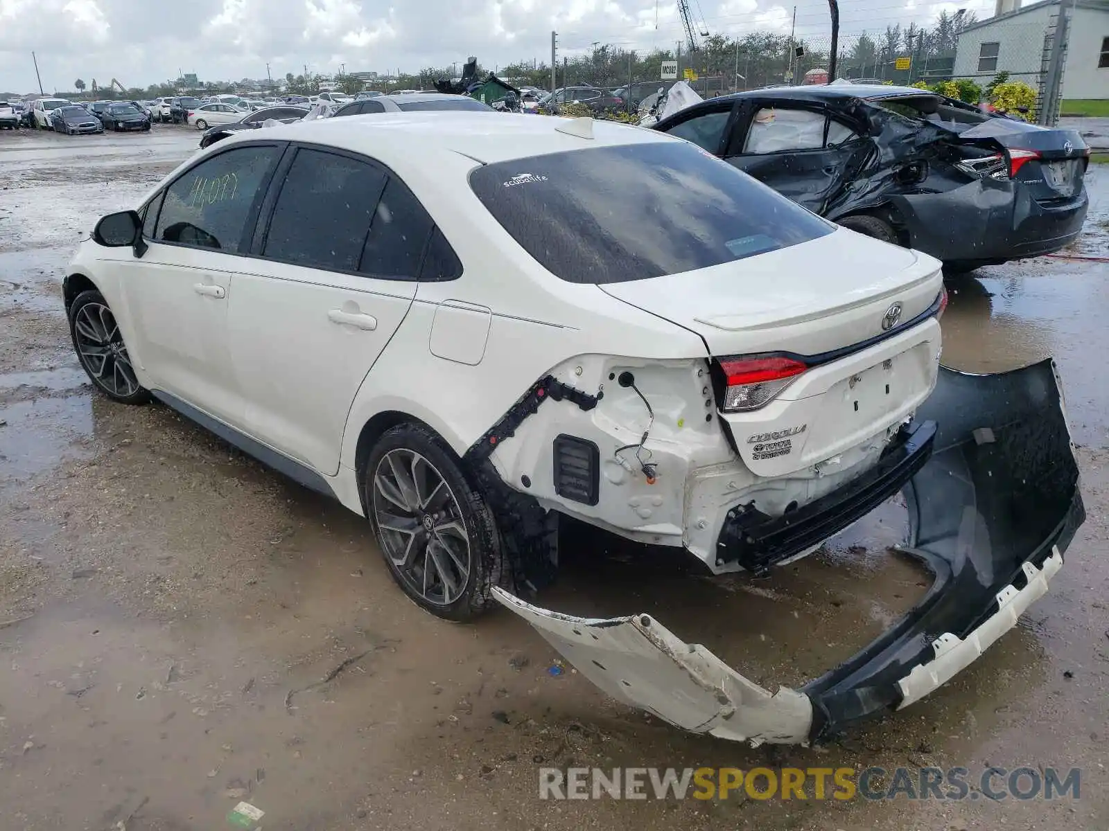 3 Photograph of a damaged car 5YFS4RCE0LP043272 TOYOTA COROLLA 2020