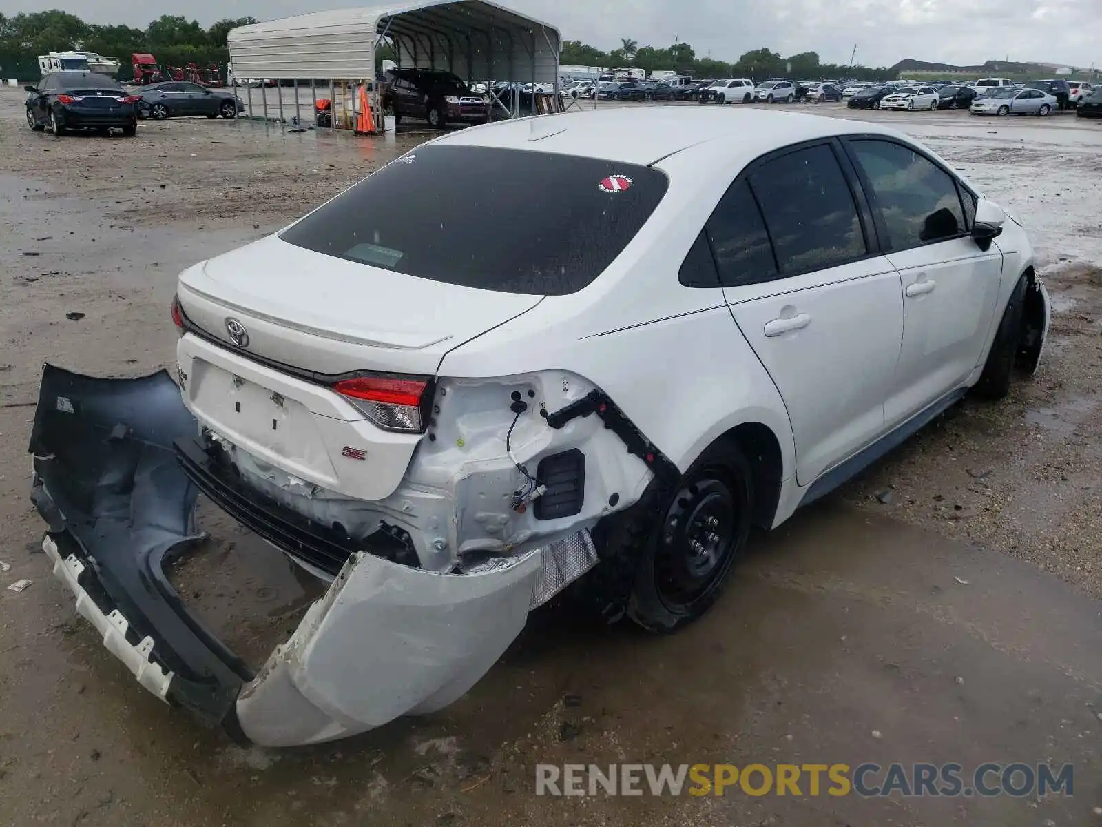 4 Photograph of a damaged car 5YFS4RCE0LP043272 TOYOTA COROLLA 2020