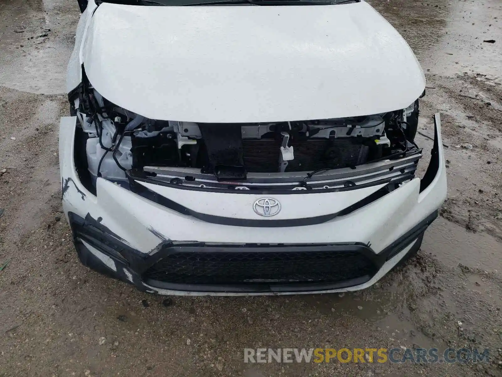 9 Photograph of a damaged car 5YFS4RCE0LP043272 TOYOTA COROLLA 2020