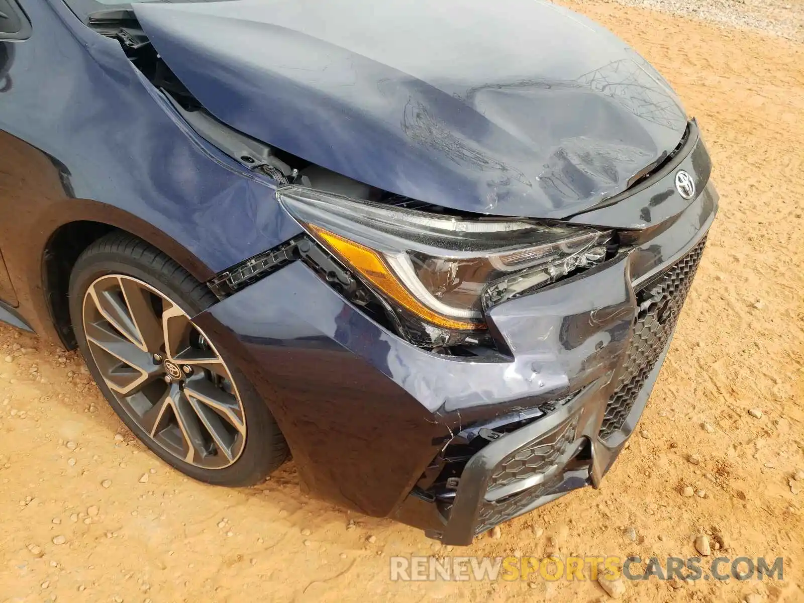 9 Photograph of a damaged car 5YFS4RCE0LP043417 TOYOTA COROLLA 2020