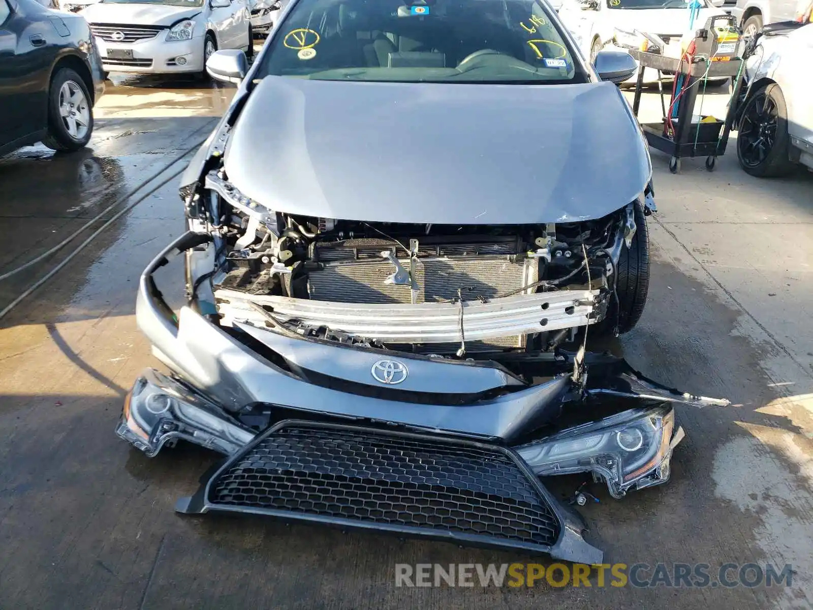 9 Photograph of a damaged car 5YFS4RCE0LP044308 TOYOTA COROLLA 2020