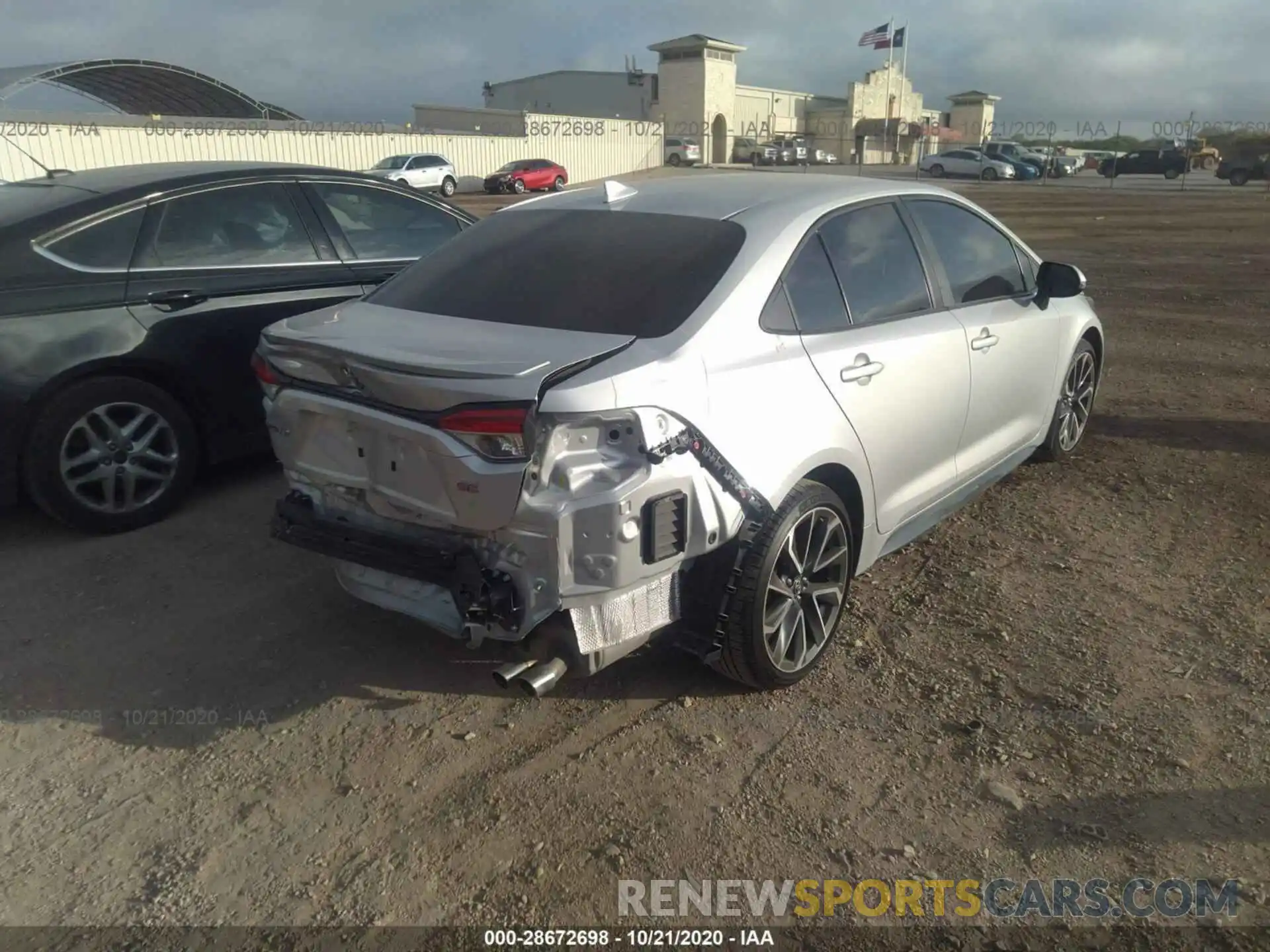 4 Photograph of a damaged car 5YFS4RCE0LP044518 TOYOTA COROLLA 2020