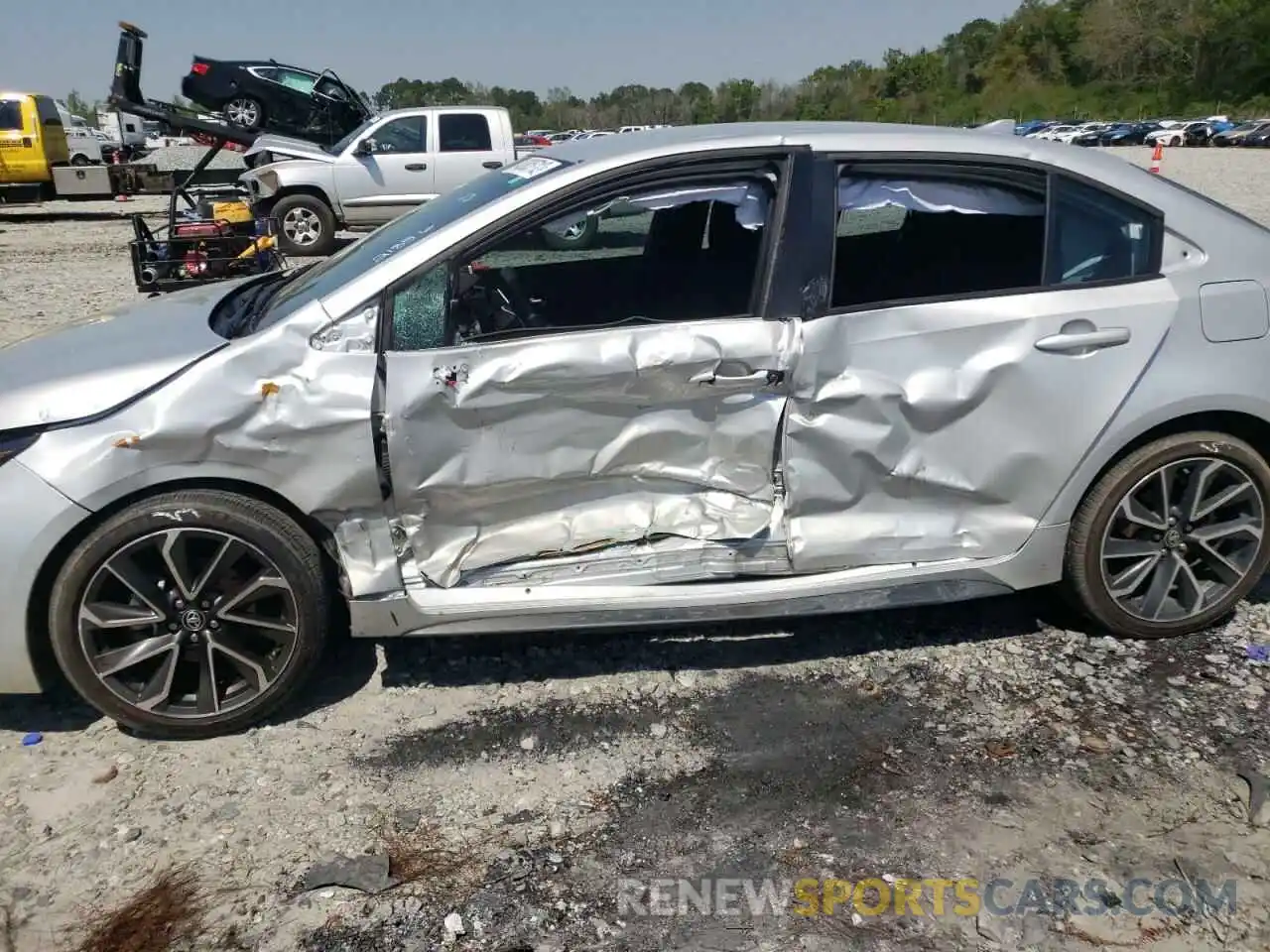 9 Photograph of a damaged car 5YFS4RCE0LP048018 TOYOTA COROLLA 2020