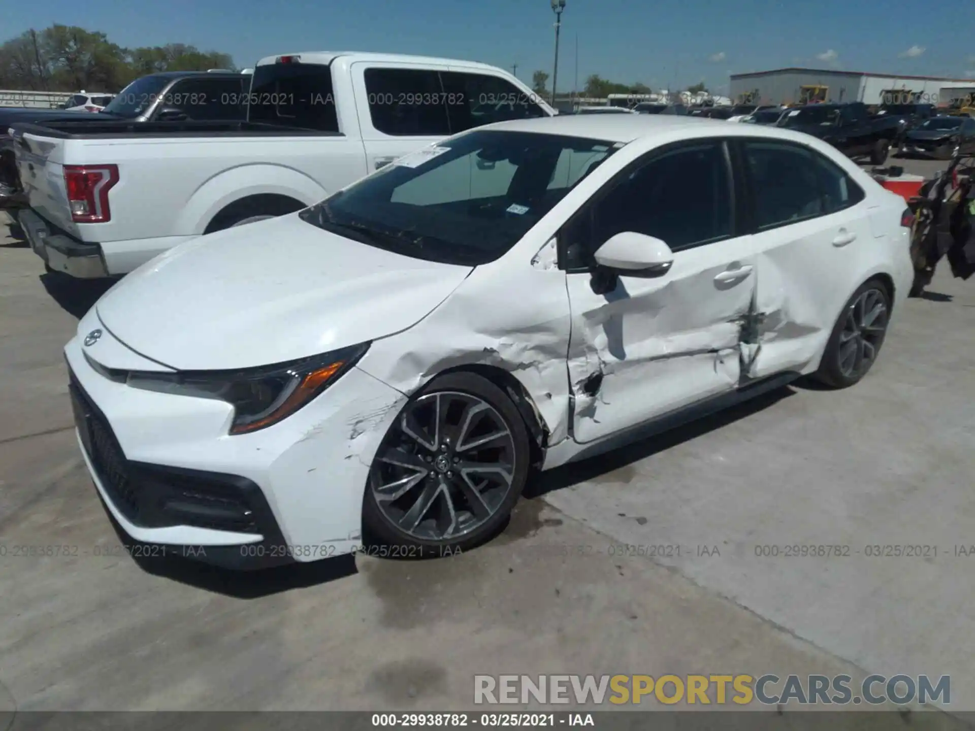 2 Photograph of a damaged car 5YFS4RCE0LP048603 TOYOTA COROLLA 2020