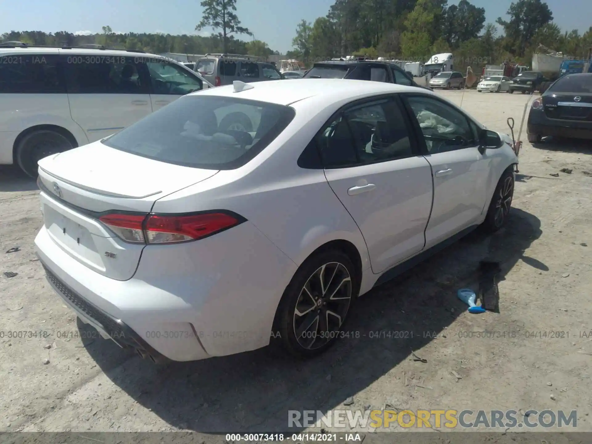 4 Photograph of a damaged car 5YFS4RCE0LP050576 TOYOTA COROLLA 2020