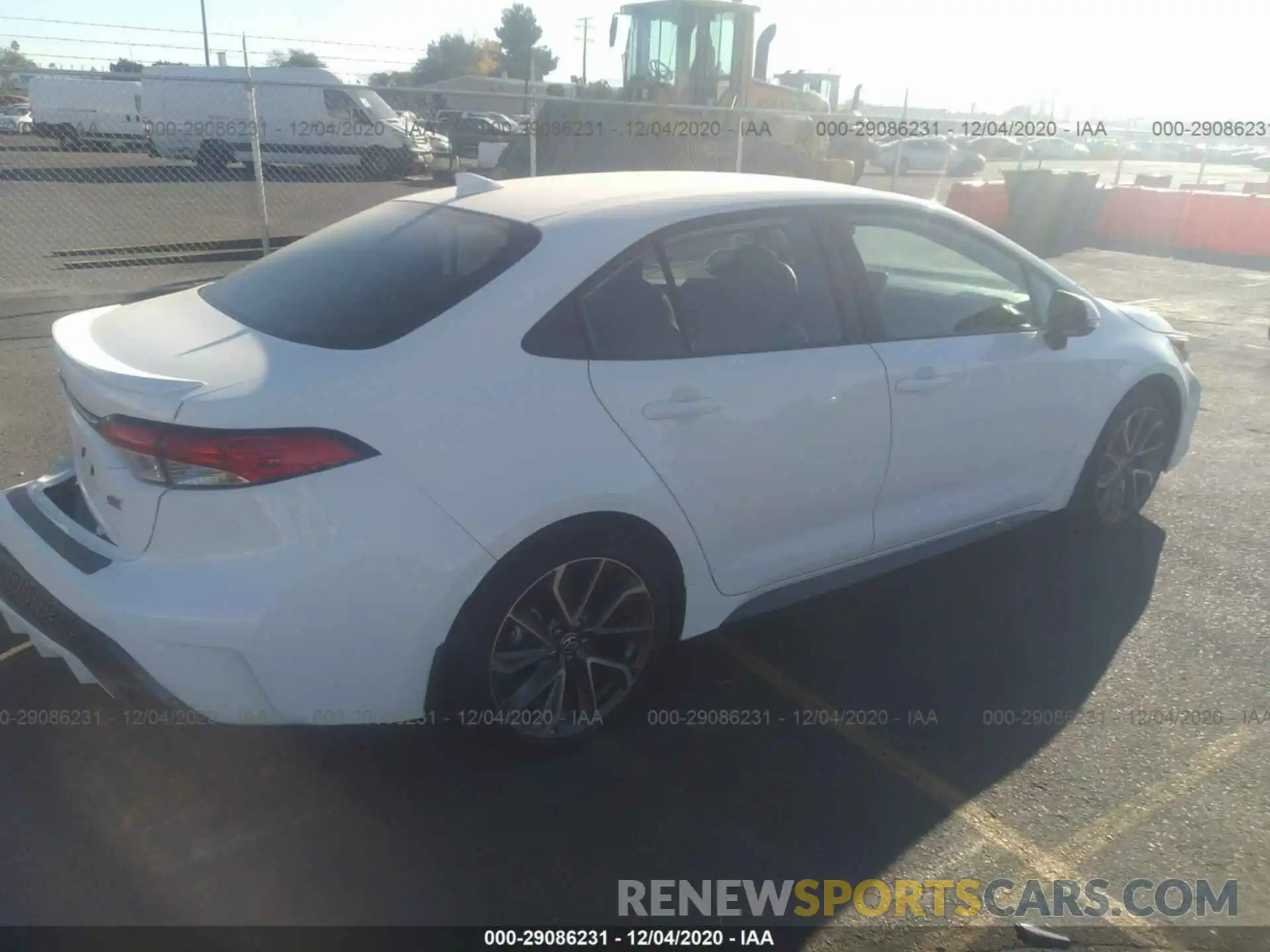 4 Photograph of a damaged car 5YFS4RCE0LP051839 TOYOTA COROLLA 2020