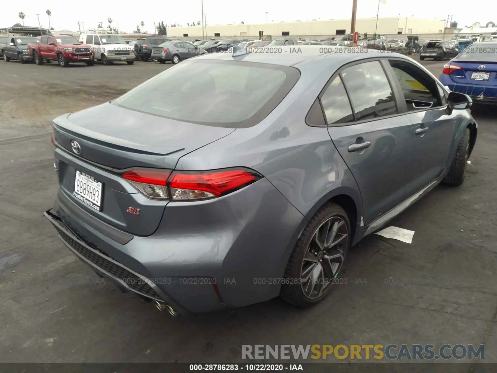 4 Photograph of a damaged car 5YFS4RCE0LP052070 TOYOTA COROLLA 2020