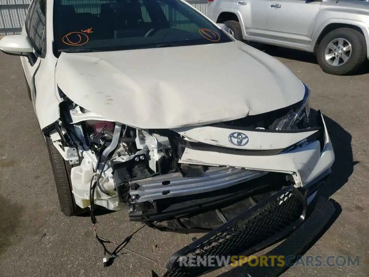 9 Photograph of a damaged car 5YFS4RCE0LP052621 TOYOTA COROLLA 2020