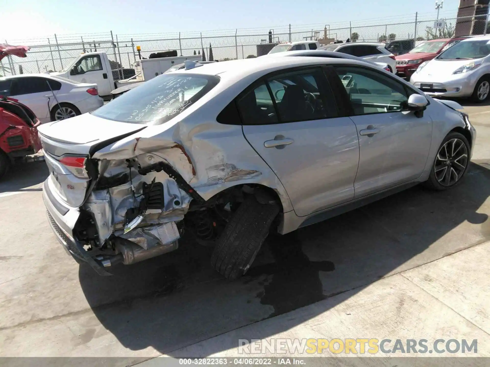 4 Photograph of a damaged car 5YFS4RCE0LP053543 TOYOTA COROLLA 2020