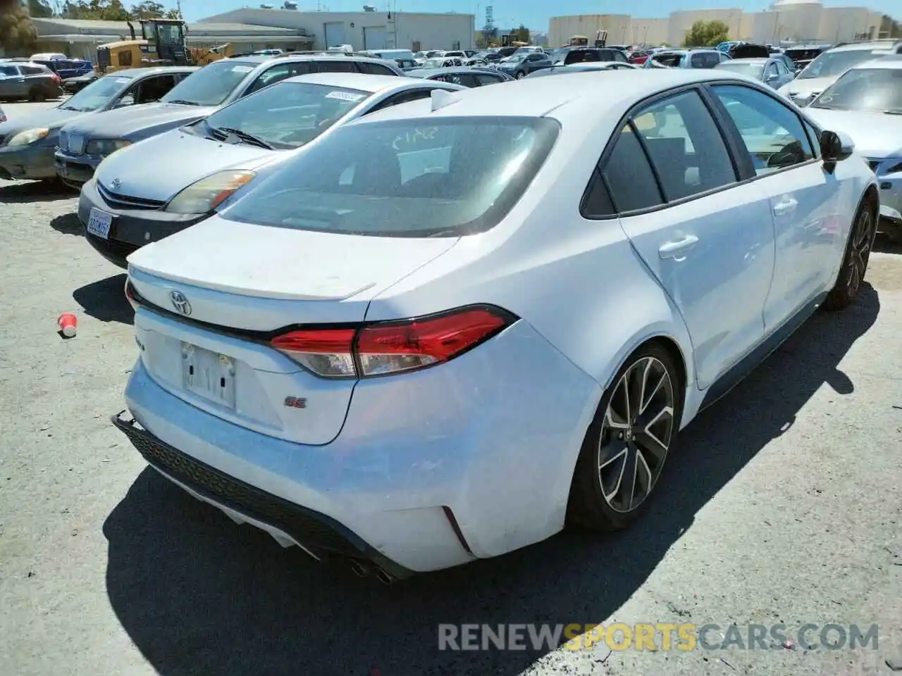 4 Photograph of a damaged car 5YFS4RCE0LP053669 TOYOTA COROLLA 2020