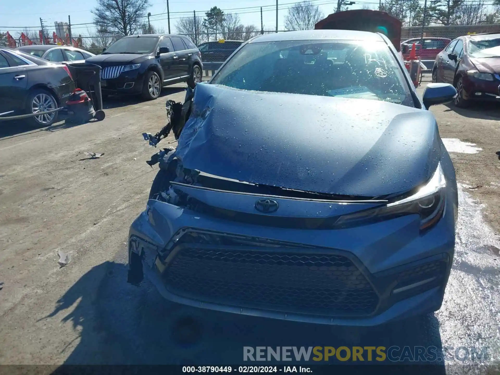 12 Photograph of a damaged car 5YFS4RCE0LP055941 TOYOTA COROLLA 2020