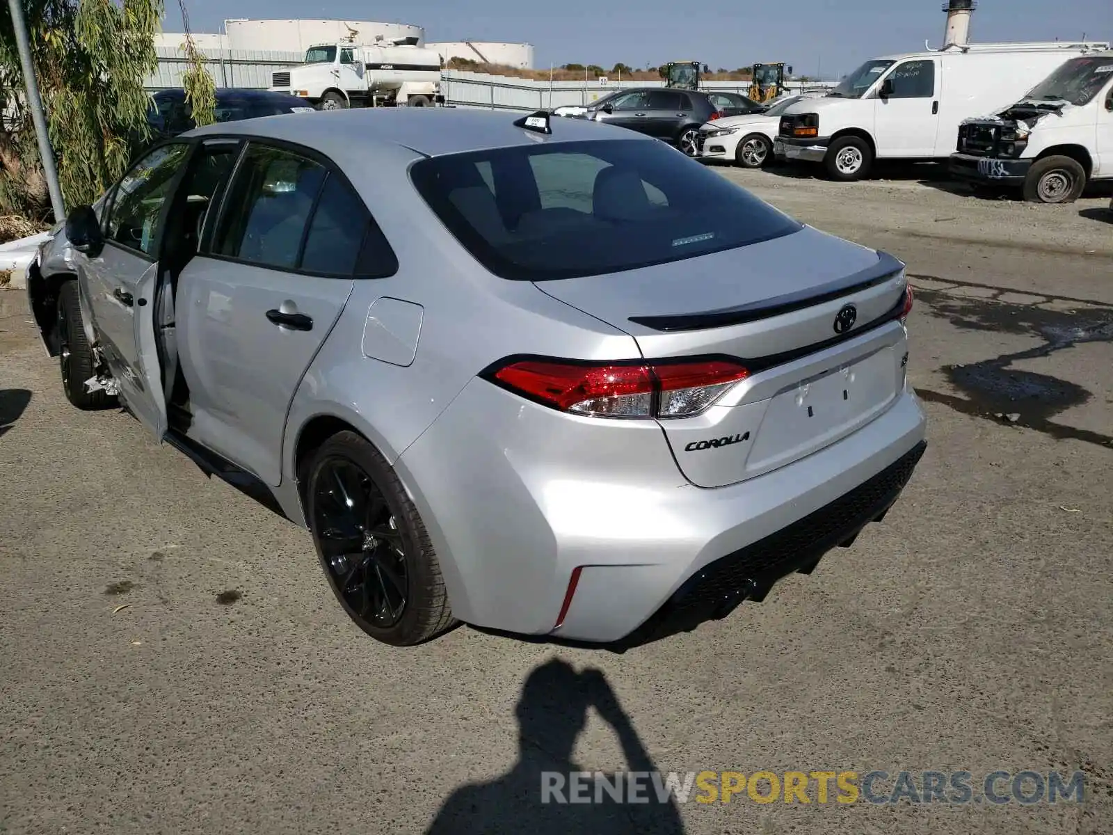 3 Photograph of a damaged car 5YFS4RCE0LP056118 TOYOTA COROLLA 2020