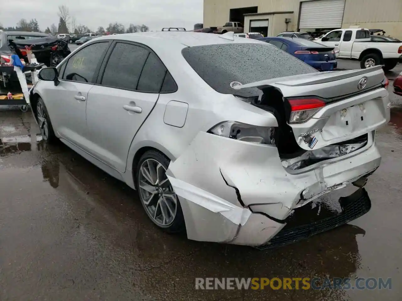 3 Photograph of a damaged car 5YFS4RCE0LP056152 TOYOTA COROLLA 2020