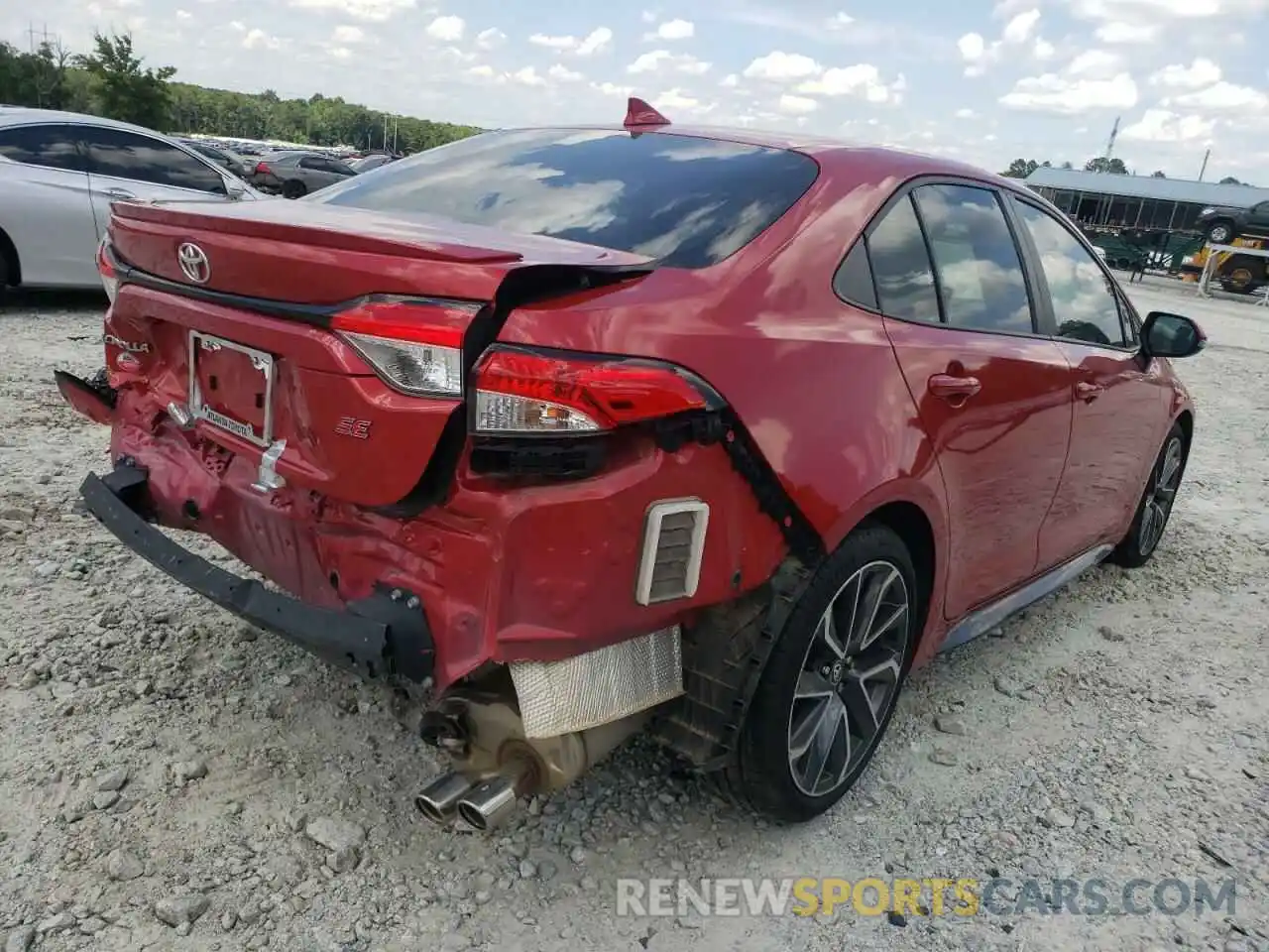 4 Photograph of a damaged car 5YFS4RCE1LP002763 TOYOTA COROLLA 2020