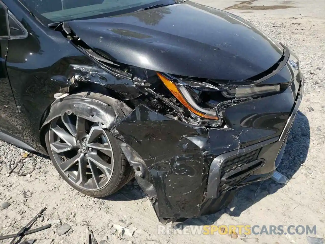 9 Photograph of a damaged car 5YFS4RCE1LP007896 TOYOTA COROLLA 2020