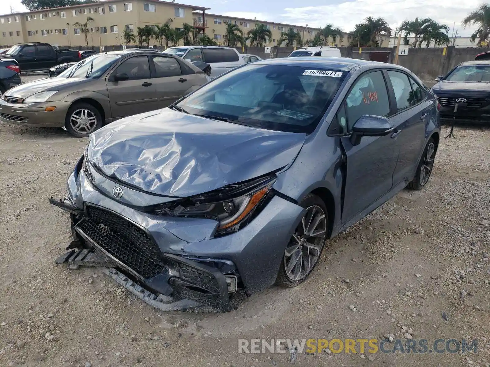 2 Photograph of a damaged car 5YFS4RCE1LP008109 TOYOTA COROLLA 2020